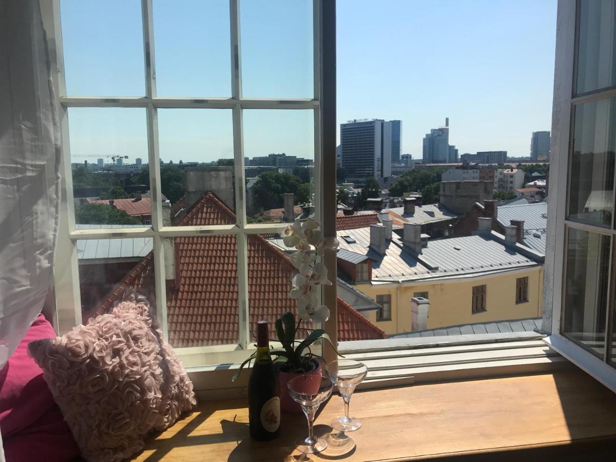 Cozy Oldtown Studio With Magnific City View Талин Екстериор снимка